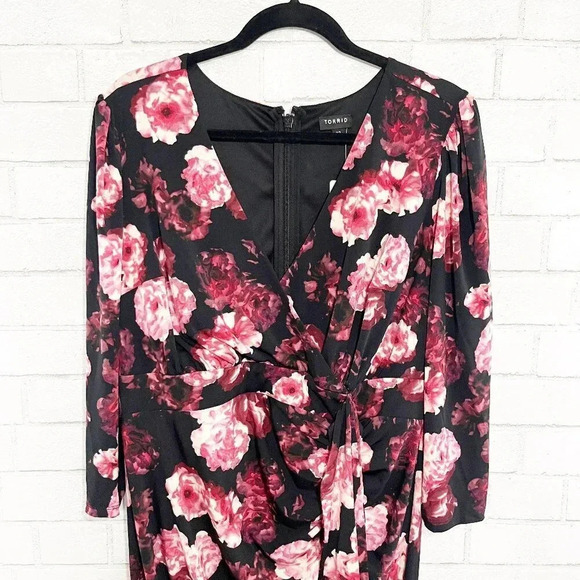 Torrid Black Floral Long Sleeve Ruched Mermaid Dress with High Slit Size 12 NEW - Picture 3 of 10